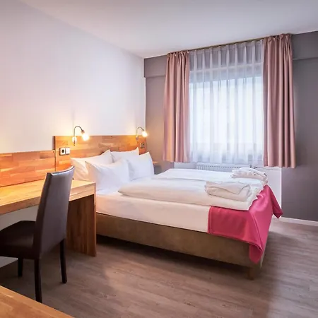 Luna Hotel