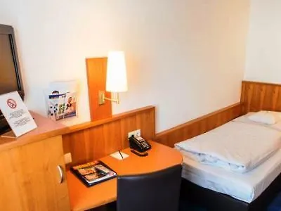 Luna Hotel 3*