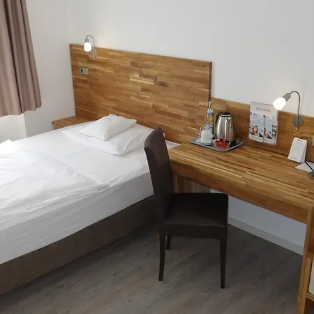 21 3* Stuttgart
